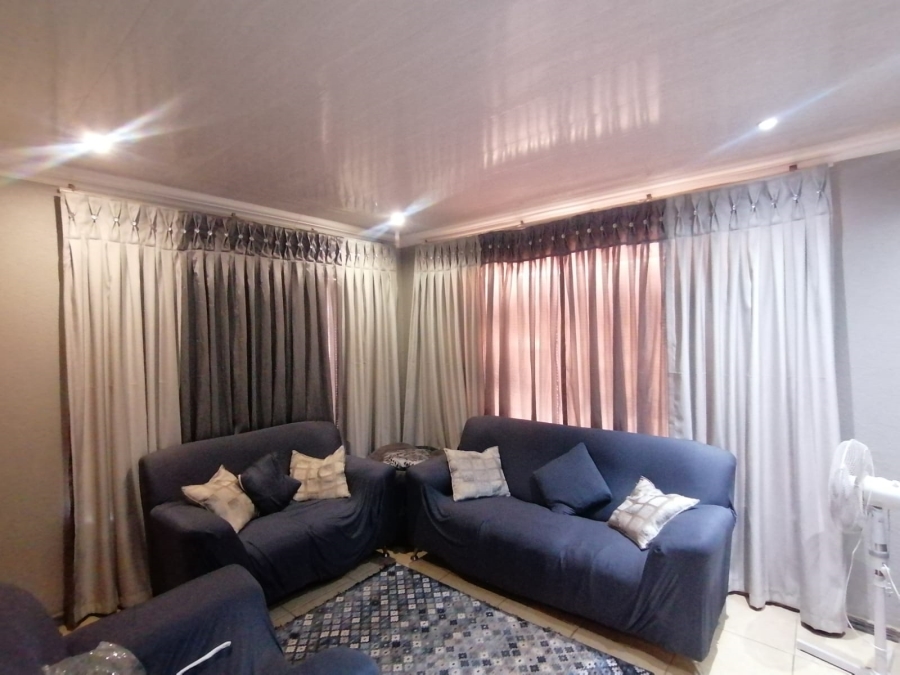 3 Bedroom Property for Sale in Kanana North West